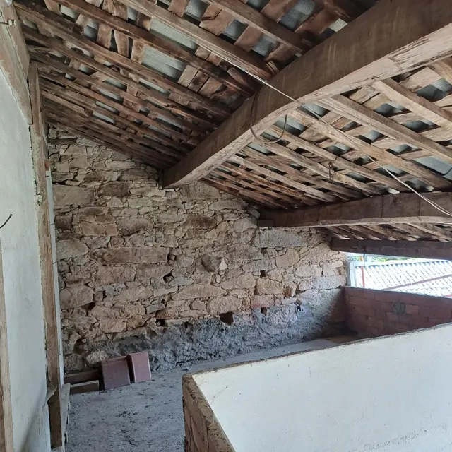 CASA EN VENTA PARA RESTAURAR — 44