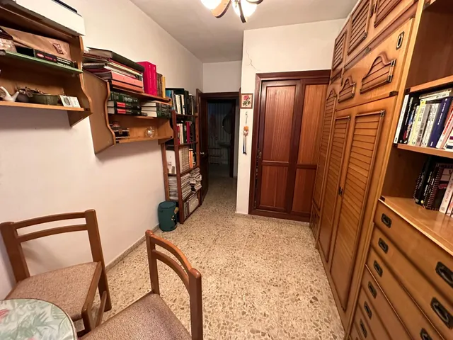 PISO DE 4 DORMITORIOS EN PLAZA DE LOS ALFÉRECES — 24