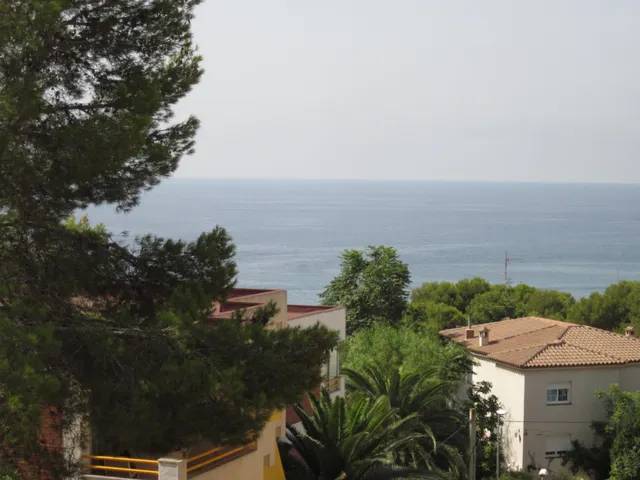 Apartamento a 50 mts de La Playa Cala Crancs 2 habitaciones piscina y parking — 24
