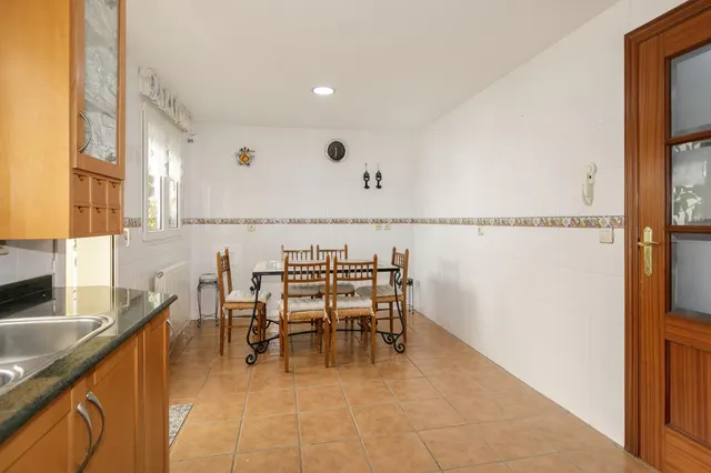 Magnífico adosado con apartamento independiente en Bola de Oro, Granada — 8