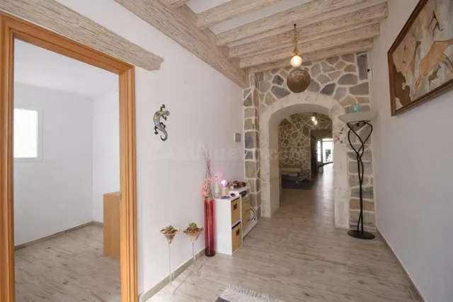 Casa de pueblo con garaje y patio en venta en Muro. - foto 5