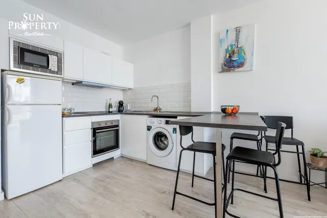 Apartamento reformado con vistas a la piscina y al maren playa paraiso — 9