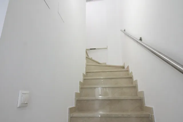 Vivienda en dos alturas con terraza privada y pérgola en Alaquàs — 19