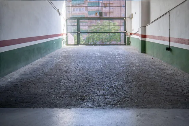 Se vende plaza de garaje en Parque Lagos cerca de Carrefour — 16