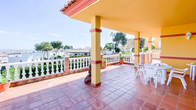 VENTA DE CHALET INDEPENDIENTE EN LA ZONA DE EL LAGAREJO, MIJAS COSTA. ¡5 DORMITORIOS Y PISCINA! — 28