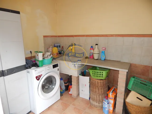 CHALET CON PISCINA Y VISTAS PRIVILEGIADAS. — 27