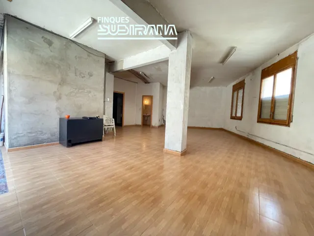 LOCAL COMERCIAL AMB POSSIBILITAT DE CANVI D'ÚS A HABITATGE A VILANOVA DEL CAMÍ — 13