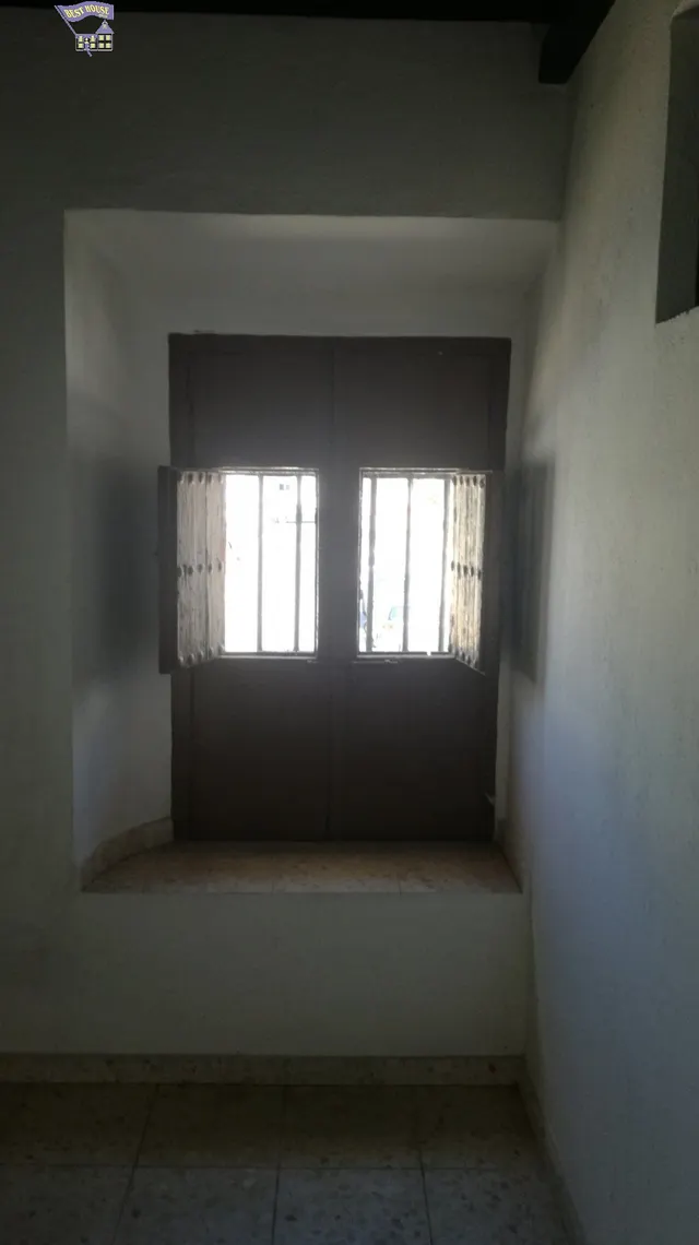VENTA DE CASA EN PLENO CENTRO DEL BARRIO BAJO — 28
