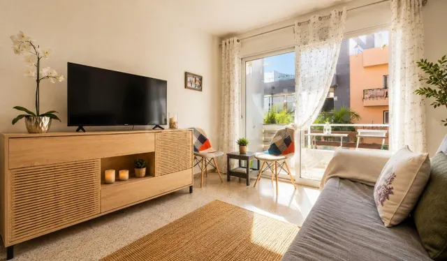 Se alquila apartamento en el centro de Los Cristianos, Tener
