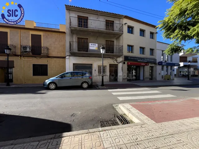 CASA ADOSADA CÉNTRICA CON MUCHAS POSIBILIDADES EN OROPESA DE