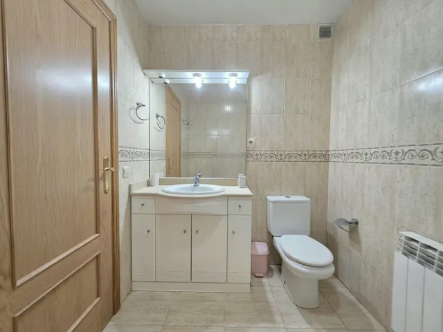 Chalet esquinero adosado en Vilafortuny — 31