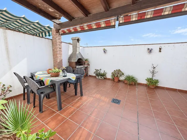 Espaciosa casa con patio privado, barbacoa y garaje: el hoga - foto 2