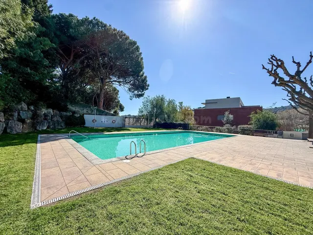 NUEVO PRECIO · Piso en el centro de Alella con terraza al sur, piscina, parking y trastero — 4