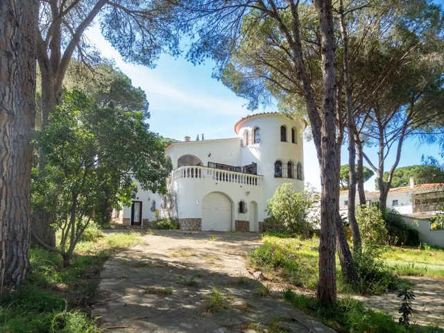 Casa con gran parcela, apartamento independiente y entorno n