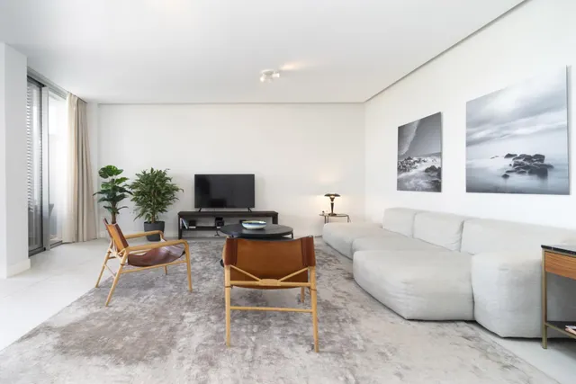 Apartamento de 2 dormitorios con vistas al mar en Estepona — 7