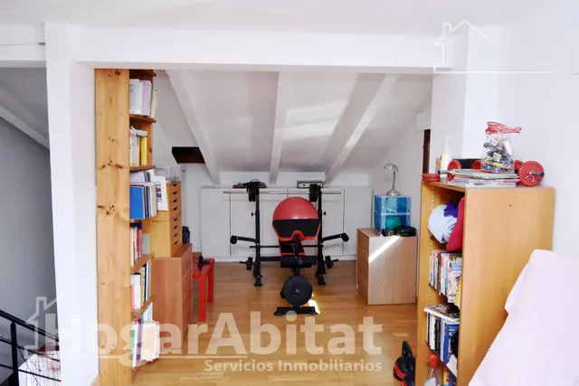 CHALET CON PISCINA, GARAJE Y TERRAZA — 44