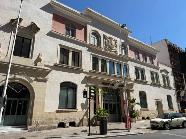 Alquiler de amplio piso en le centro, zona calle correos. — 33