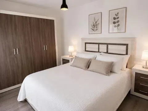 Piso reformado, muy luminoso, con terraza, azotea y trastero — 9