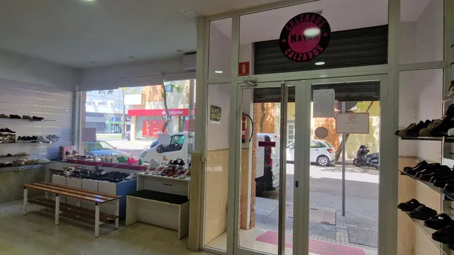Local comercial con amplio escaparate en Puerta del Sur — 6