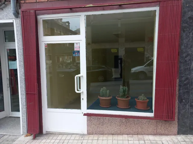 SE ALQUILA LOCAL COMERCIAL CENTRO PONFERRADA