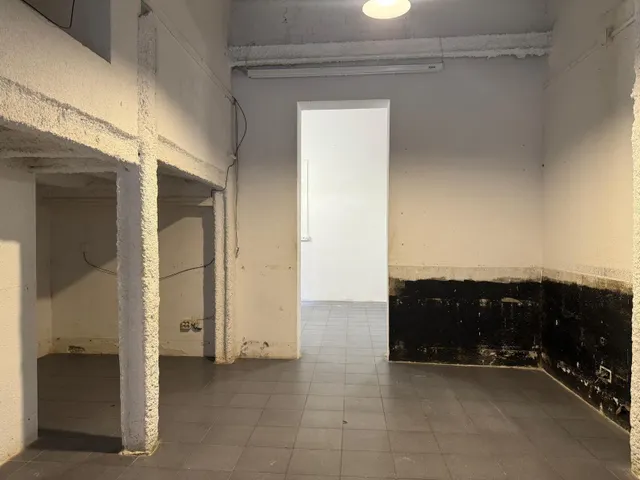 Dos Locales Comerciales - Carrer de l'Om — 9