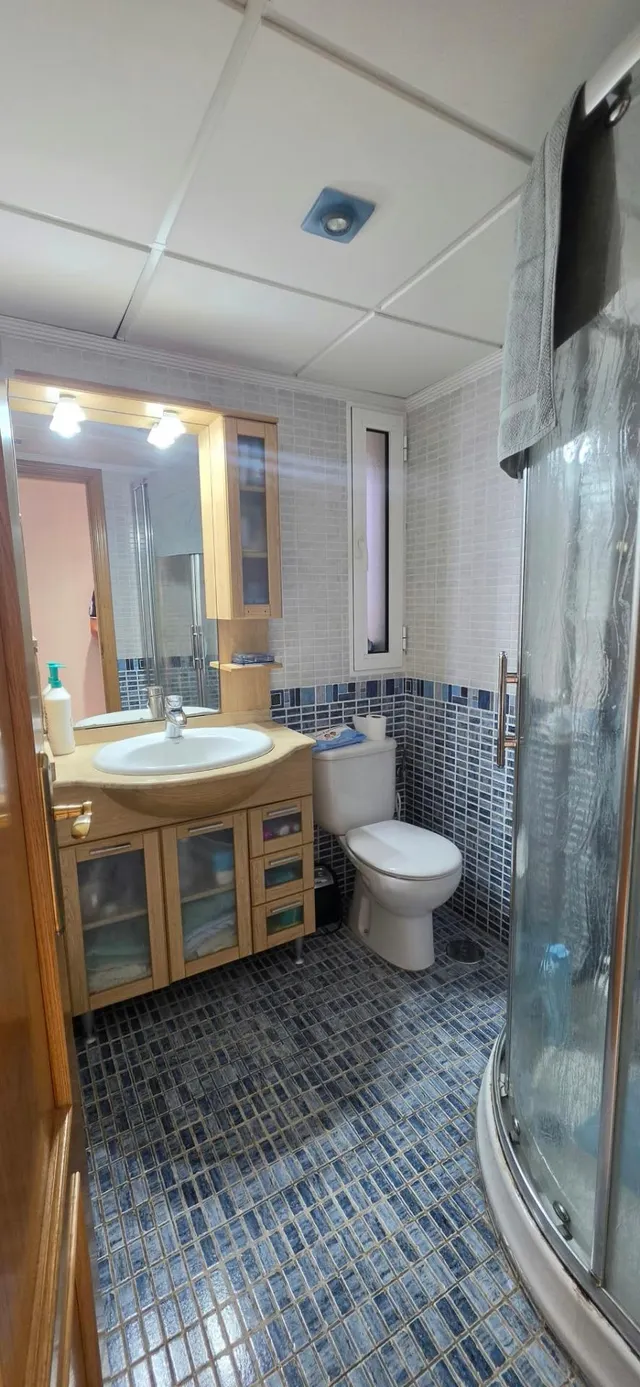 PISO A LA VENTA AMPLIO, LUMINOSO Y CON PLAZA DE GARAGE — 42