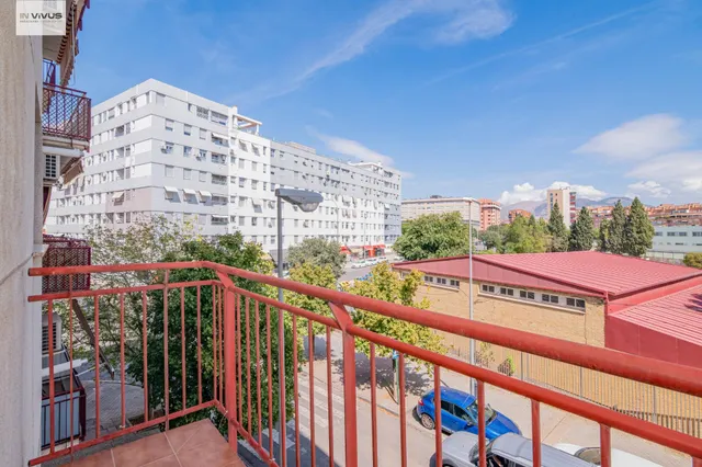 ALQUILER DE PISO DE 4 DORMITORIOS EN EL BARRIO DE ALBAYDA TOTALMENTE AMUEBLADO Y EQUIPADO Y CON PLAZA DE  GARAGE INCLUIDA — 8