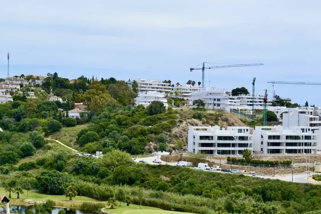 Terreno con vistas al golf en Estepona para construir - foto 4