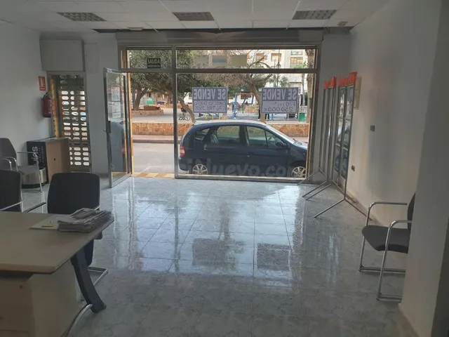ESPECTACULAR LOCAL COMERCIAL EN TORREVIEJA — 3