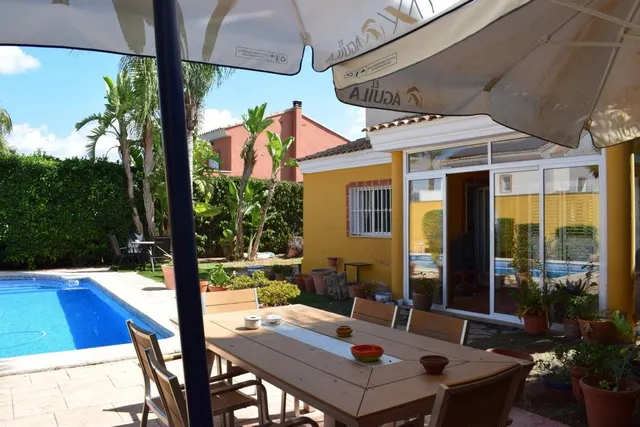 ESTUPENDA VIVIENDA EN URBANIZACIÓN VALL DE LLIRIA — 29