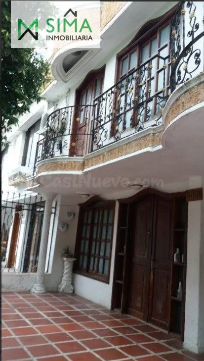 SE VENDE CASA EN EL BARRIO CRESPO. - foto 2