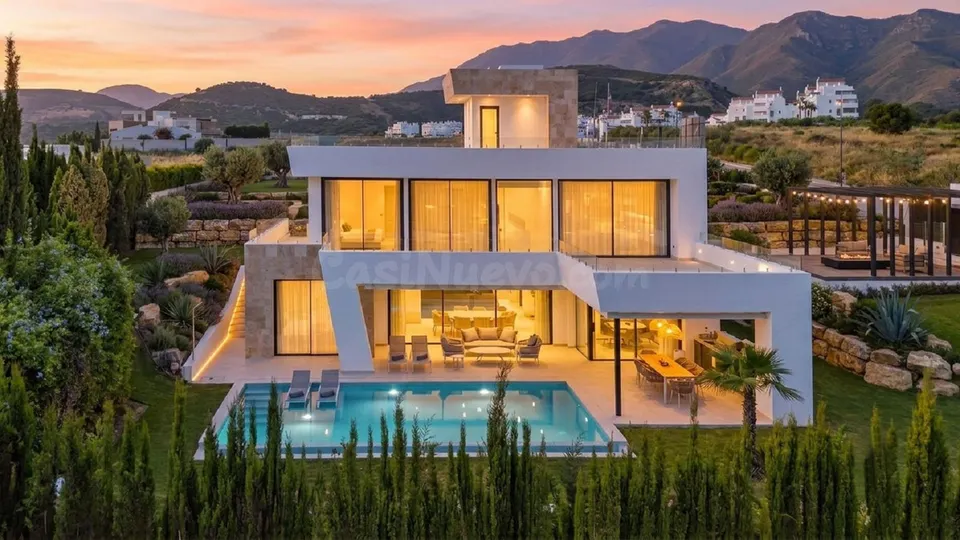 Chalet 4 habitaciones 424m² en venta - Costa Del Sol