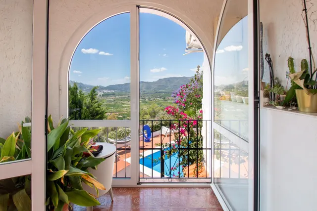 Chalet independiente con piscina privada y espectaculares vi - foto 4