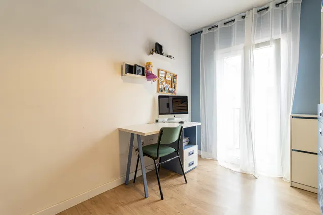 ¡Excelente oportunidad en pleno centro! Espacioso y luminoso piso de 4 dormitorios con garaje subterráneo! — 44