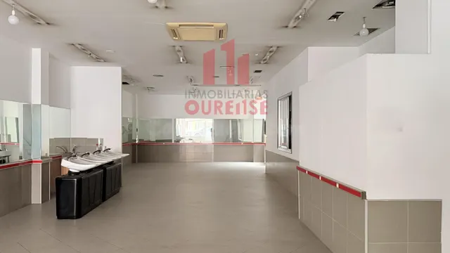 AMPLIO LOCAL COMERCIAL EN EL JARDÍN DEL POSIO - foto 3
