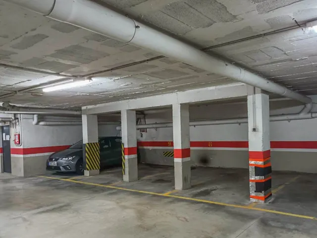 Plaza de parking en venta para coche pequeño, motocicletas o remolque - ECONOMICO — 9