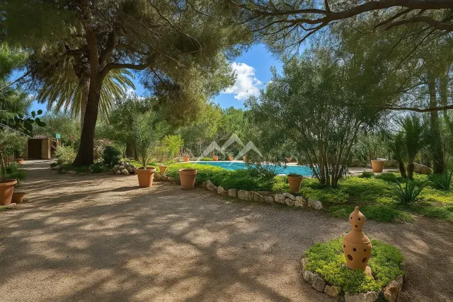 Finca Rústica de 1.100 m2 con casa de piedra y piscina en Sa - foto 5
