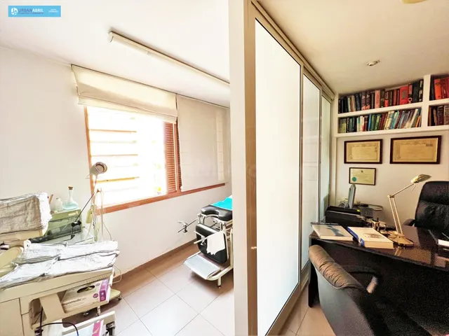 Espectacular Clínica en La Rambla - Convertible en Vivienda — 5