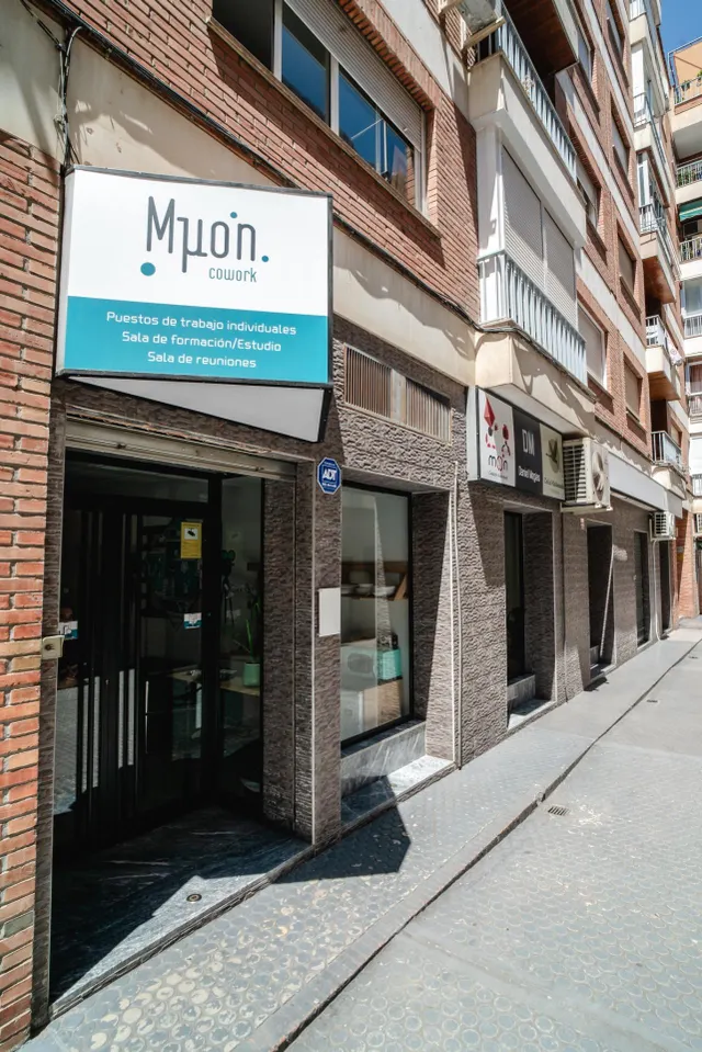 AMPLIO LOCAL EN GRAN CAPITÁN — 21