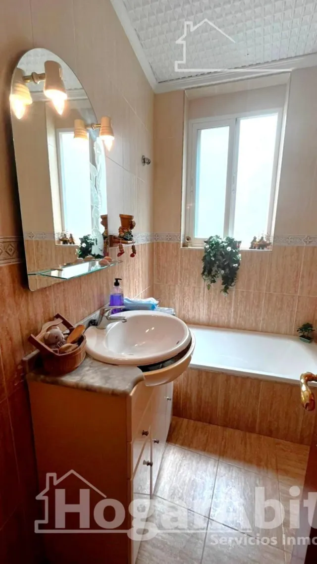 Amplitud y aire libre en esta espaciosa casa de pueblo reformada con patio privado y gran terraza — 21