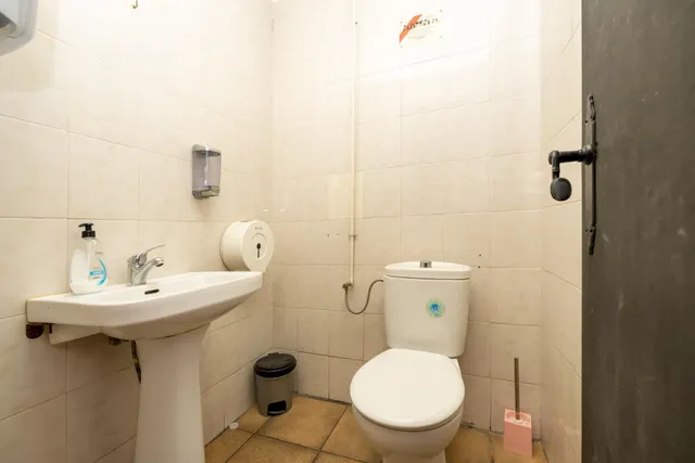 LOCAL COMERCIAL DE 106 m2 EN VENTA EN GRANADA — 15