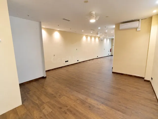 LOCAL COMERCIAL EN EL CENTRO – AMPLIO, VERSÁTIL Y LISTO PARA - foto 4