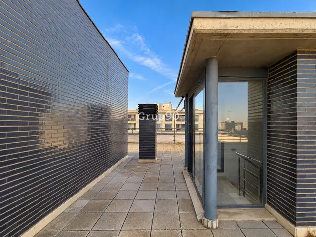 Exclusivo ático tríplex con gran terraza de 79 m2, 4 balcones y zona comunitaria con 2 piscinas y pista de pádel en cappont — 8