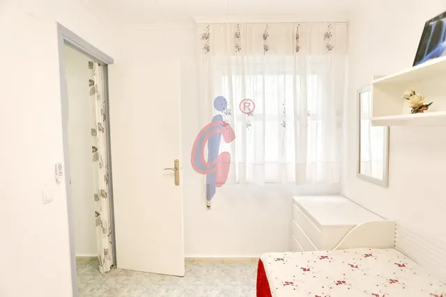 Se alquila encantador bungalow en planta baja en la urbanización San Luis, Torrevieja — 25