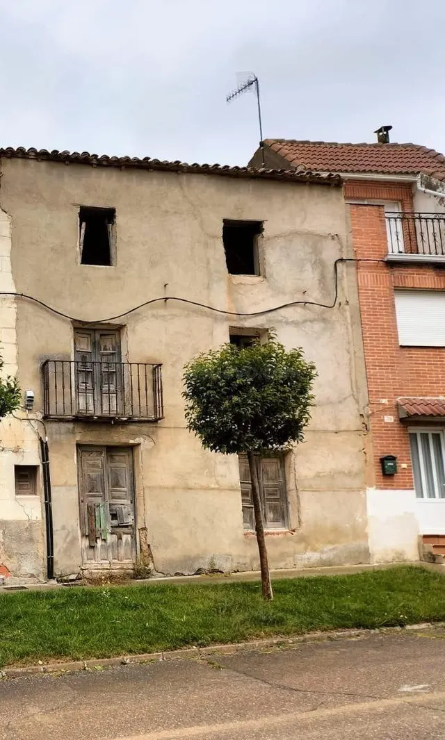 DISPONIBLE A LA VENTA CASA EN BALTANAS. PALENCIA - foto 2