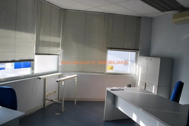 REF 2710 OFICINAS DE 97,4 M2 CERCA ESTACIÓN AUTOBUSES (VIGO) — 4