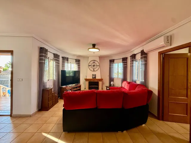 Espectacular villa independiente con piscina privada — 20