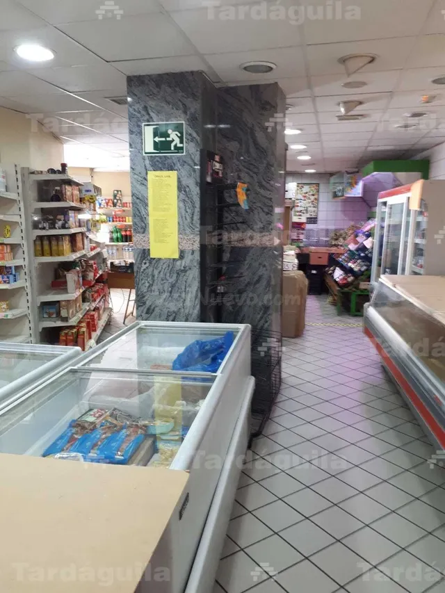 SE VENDE LOCAL COMERCIAL "SUPERMERCADO". — 4