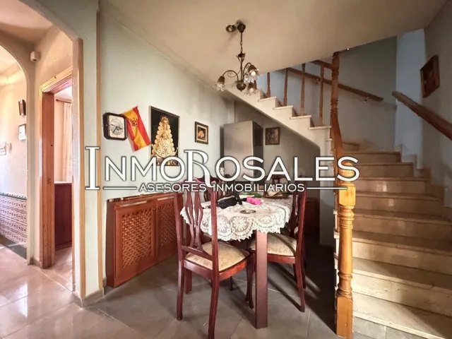 CASA BAJA CON PATIO - 1 MIN TREN VDE BAJO - foto 2