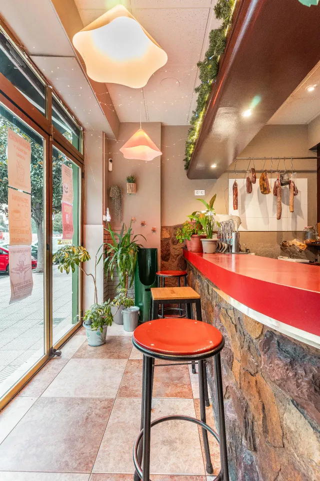 Oportunidad de Traspaso: Bar Restaurante en Funcionamiento en Oviedo — 29